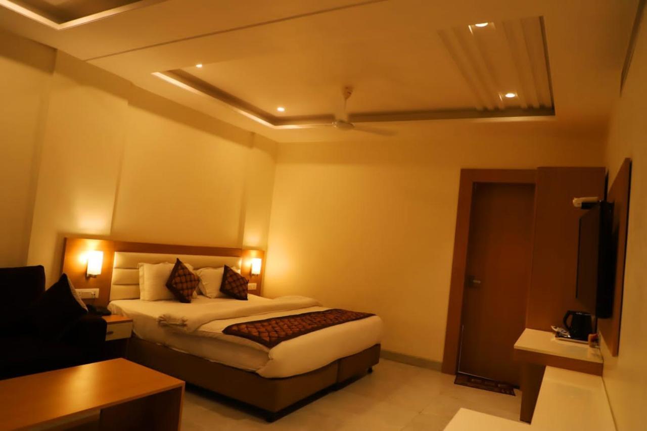 Ananda Castle Hotel Vrindāvan Exterior foto